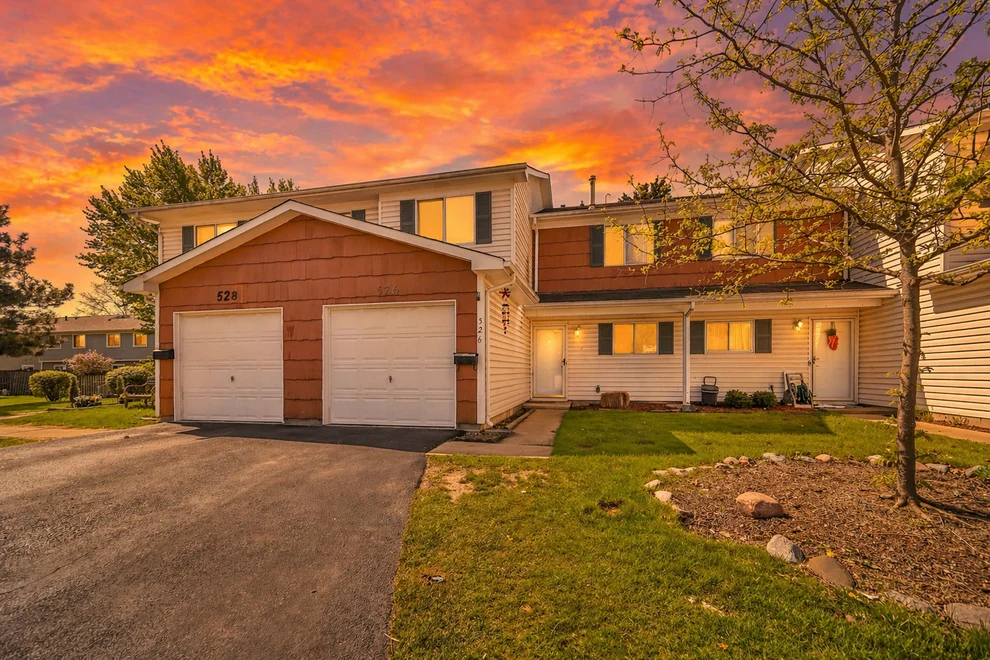 Unit for sale at 526 Alton Court, Carol Stream, IL 60188