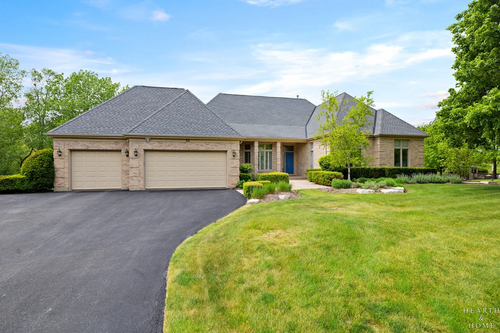 Unit for sale at 32 Rosewood Drive, Hawthorn Woods, IL 60047