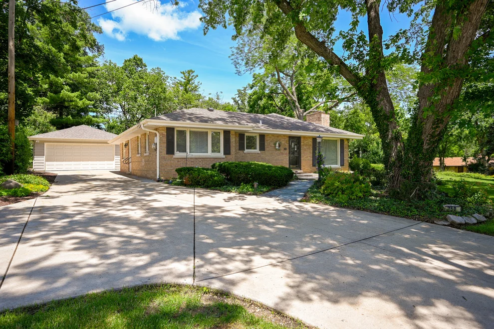 Unit for sale at 750 Marston Avenue, Glen Ellyn, IL 60137