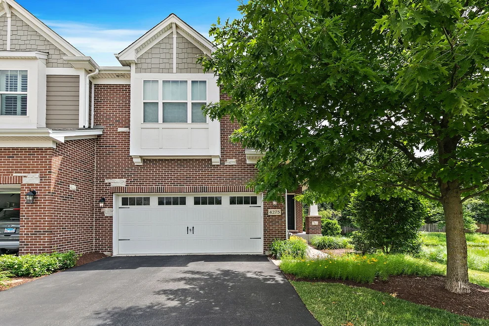 Unit for sale at 4275 Fiona Lane, Lisle, IL 60532