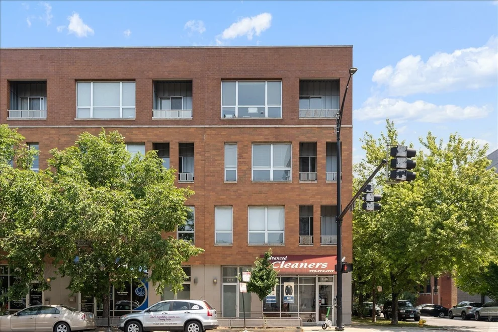 Unit for sale at 1717 N Western Avenue, Chicago, IL 60647