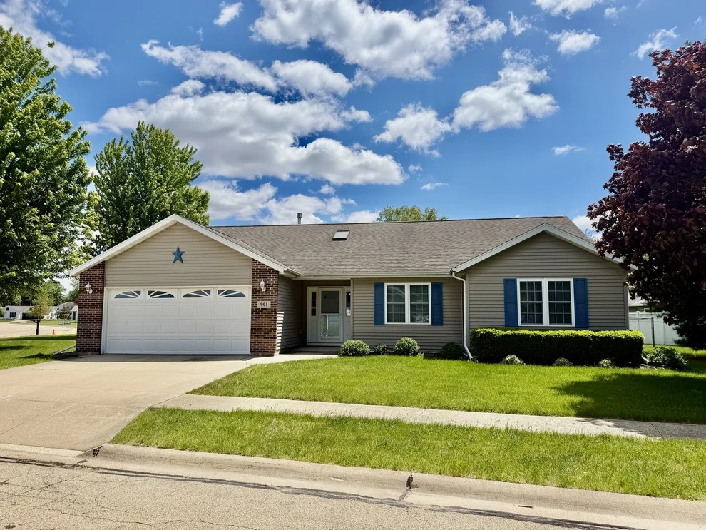 Unit for sale at 901 East 21st Street, Sterling, IL 61081
