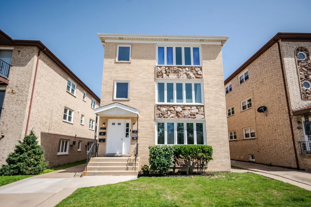 Unit for sale at 7942 W ADDISON Street, Chicago, IL 60634