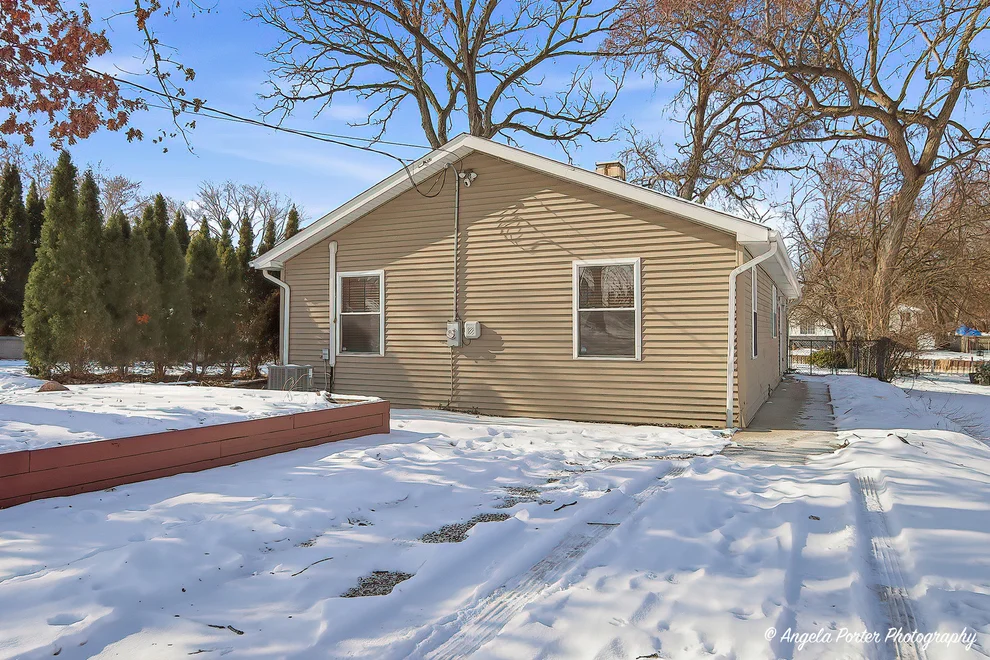 Unit for sale at 39450 N Circle Avenue, Antioch, IL 60002