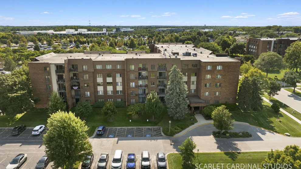Unit for sale at 453 Raintree Drive, Glen Ellyn, IL 60137