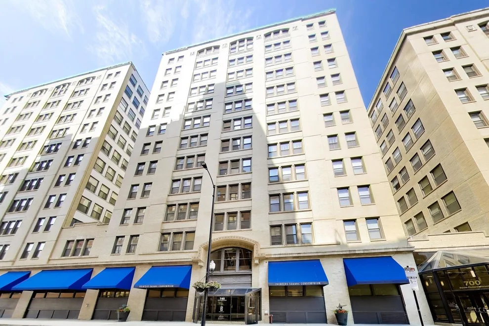 Unit for sale at 740 S Federal Street, Chicago, IL 60605