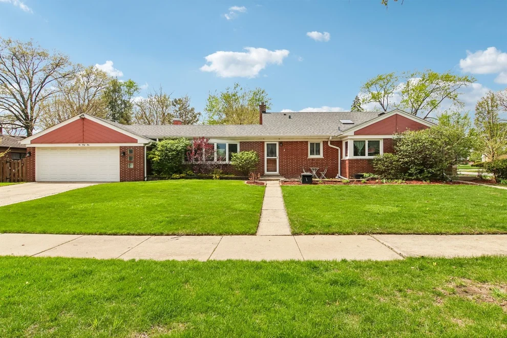 Unit for sale at 245 Amherst Avenue, Des Plaines, IL 60016