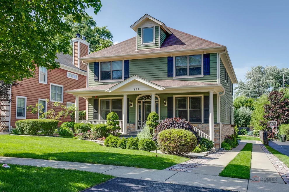 Unit for sale at 634 E Sunnyside Avenue, Libertyville, IL 60048