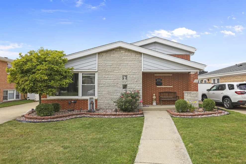 Unit for sale at 9232 Parkside Avenue, Oak Lawn, IL 60453