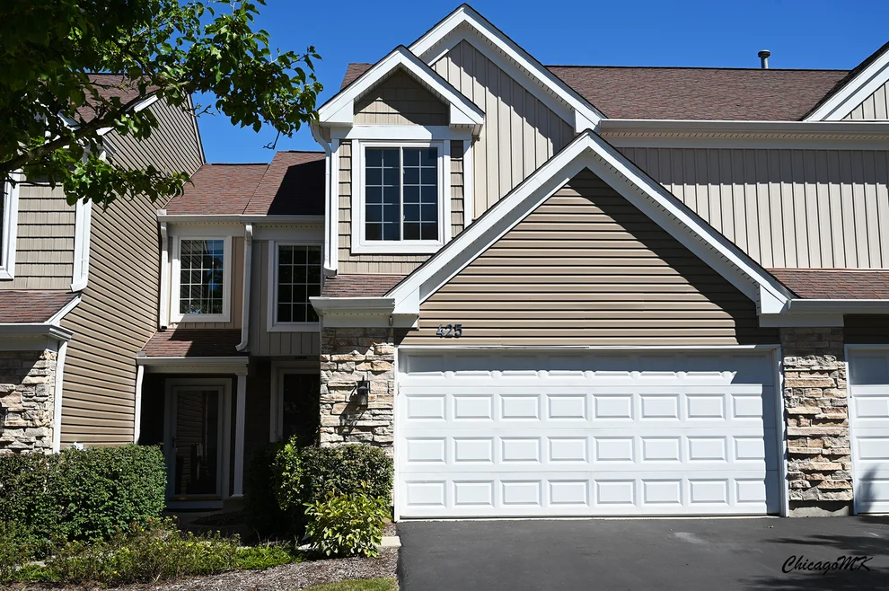 Unit for sale at 425 Locksley Drive, Streamwood, IL 60107