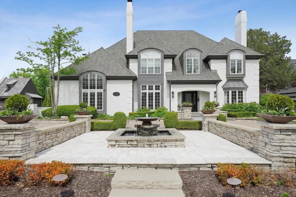 Unit for sale at 21 E 8th Street, Hinsdale, IL 60521