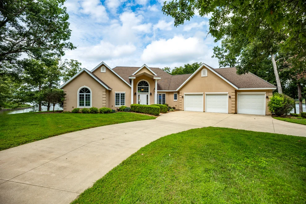 Unit for sale at 9284 E Court Eleven, Effingham, IL 62401