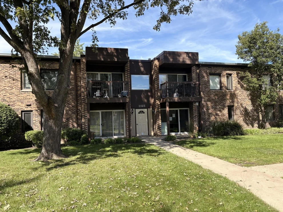 Unit for sale at 1165 Pleasant Run Drive, Wheeling, IL 60090