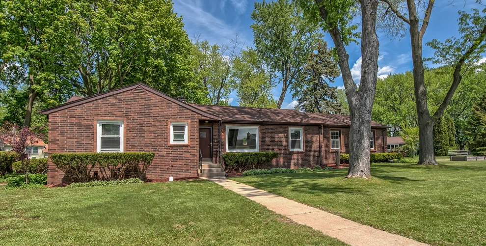 Unit for sale at 547 Reese Avenue, East Dundee, IL 60118