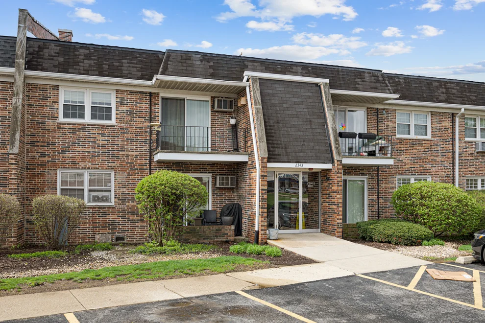 Unit for sale at 2343 Ogden Avenue, Downers Grove, IL 60515