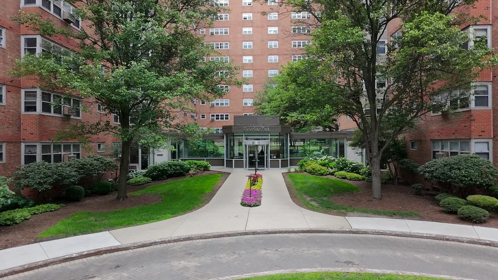Unit for sale at 4980 N MARINE Drive, Chicago, IL 60640
