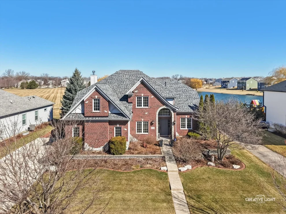 Unit for sale at 3534 Hidden Fawn Drive, Elgin, IL 60124