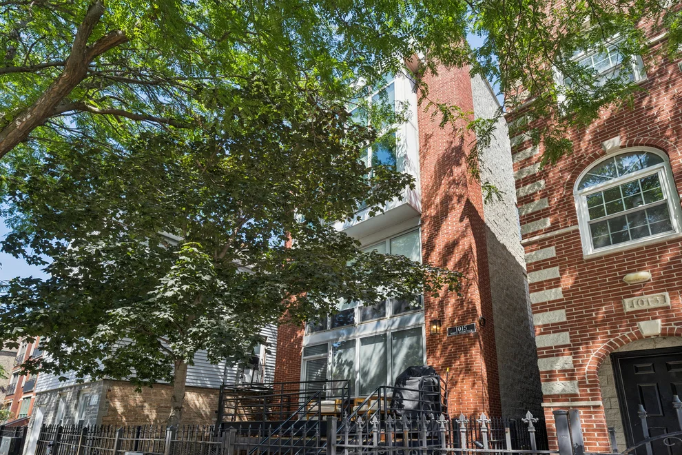 Unit for sale at 1015 N Hermitage Avenue, Chicago, IL 60622