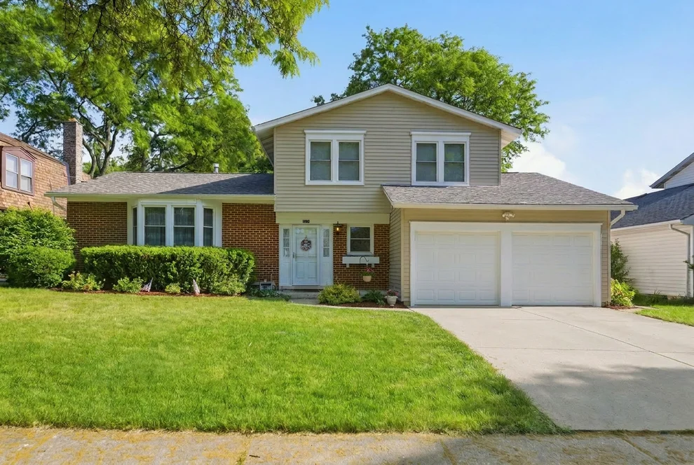 Unit for sale at 1511 Lexington Lane, Downers Grove, IL 60516