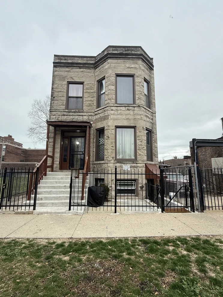 Unit for sale at 6049 S Champlain Avenue, Chicago, IL 60637