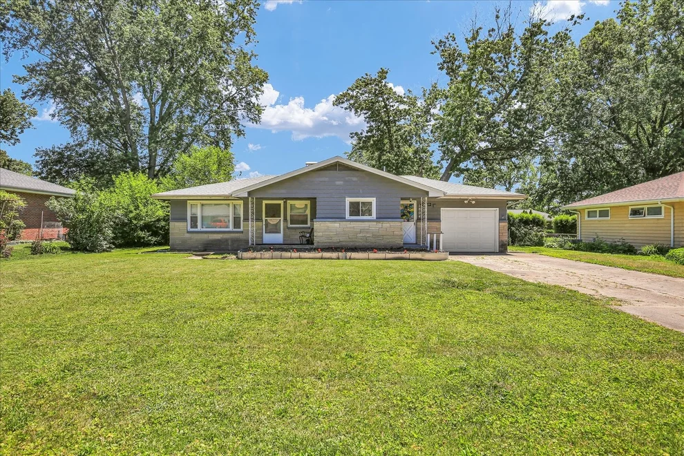 Unit for sale at 1804 Mcdonald Drive, Champaign, IL 61821