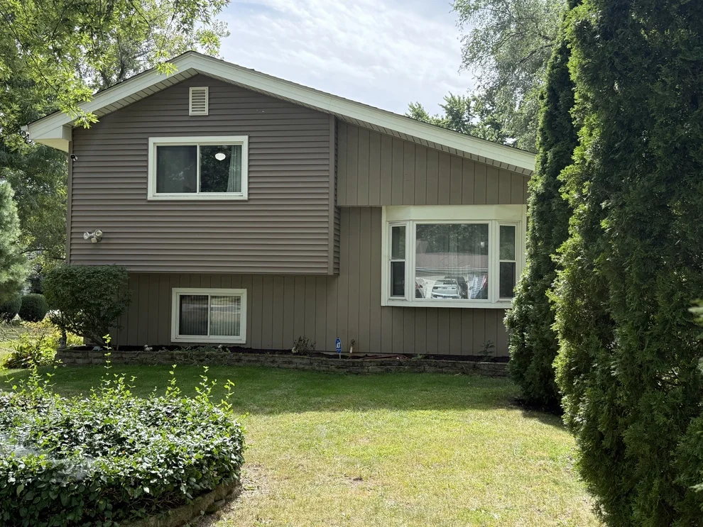 Unit for sale at 29W313 Ray Avenue, West Chicago, IL 60185