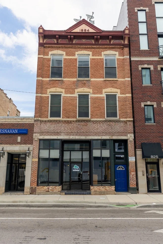 Unit for sale at 827 N Milwaukee Avenue, Chicago, IL 60642