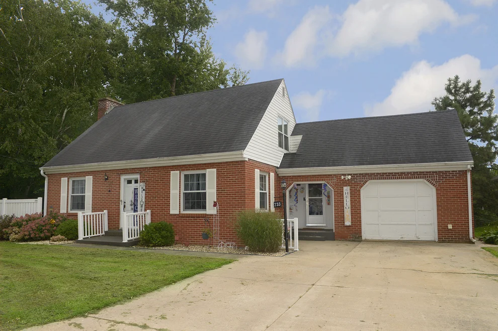 Unit for sale at 733 E Main Street, Ottawa, IL 61350