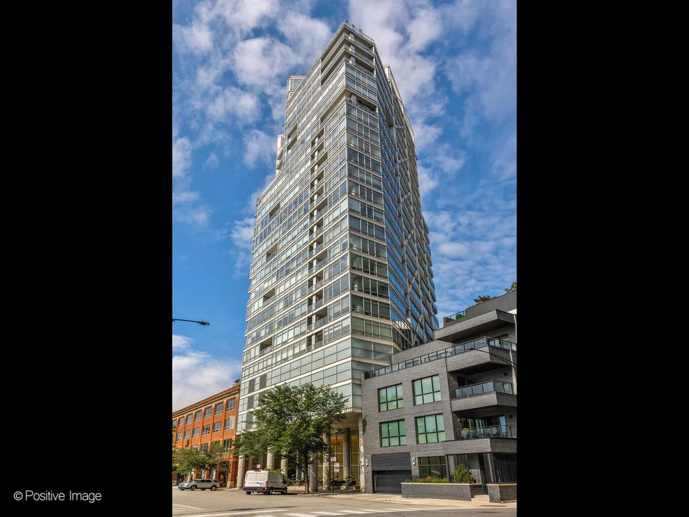 Unit for sale at 510 W Erie Street, Chicago, IL 60654