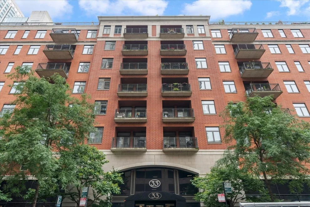 Photo of 33 West Huron Street, Chicago, IL 60654
