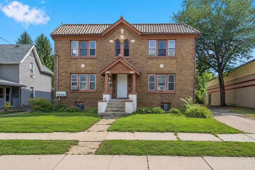 Unit for sale at 1119 9TH Avenue, Rockford, IL 61101
