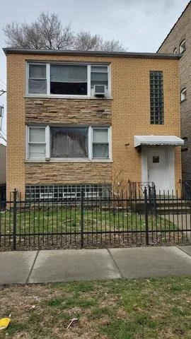 Unit for sale at 6414 N Rockwell Street, Chicago, IL 60645
