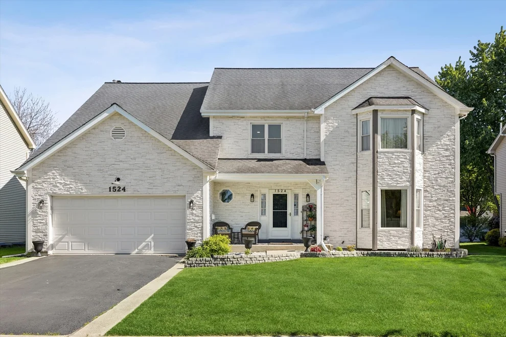 Unit for sale at 1524 Oswego Road, Naperville, IL 60540
