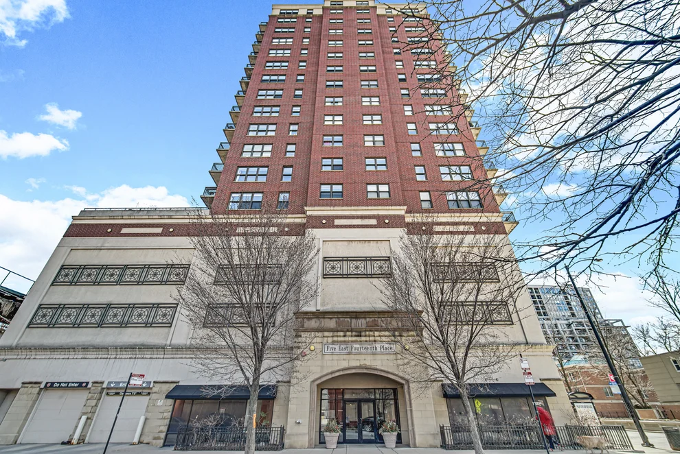 Unit for sale at 5 E 14th Place, Chicago, IL 60605