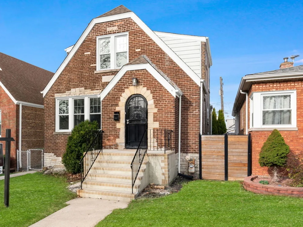 Unit for sale at 6030 S Mayfield Avenue, Chicago, IL 60638