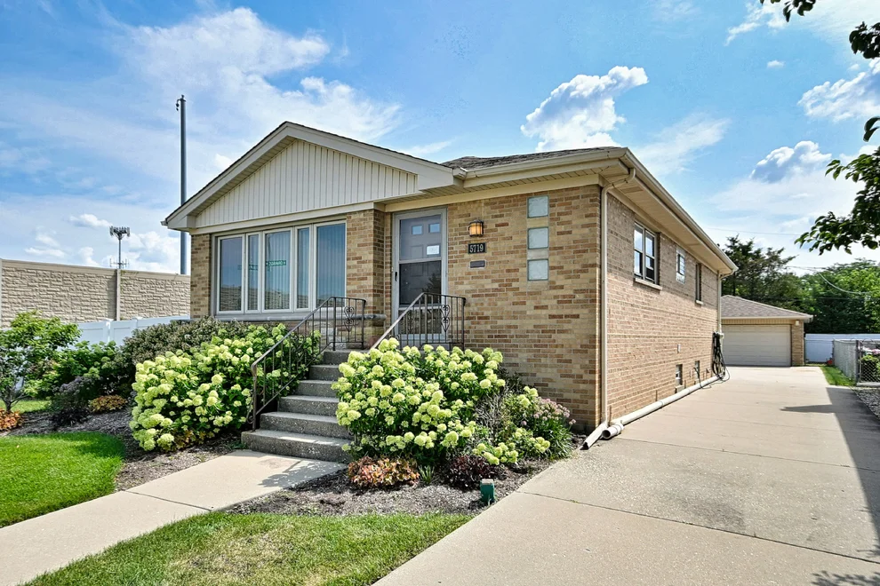 Unit for sale at 5719 N Orange Avenue, Chicago, IL 60631