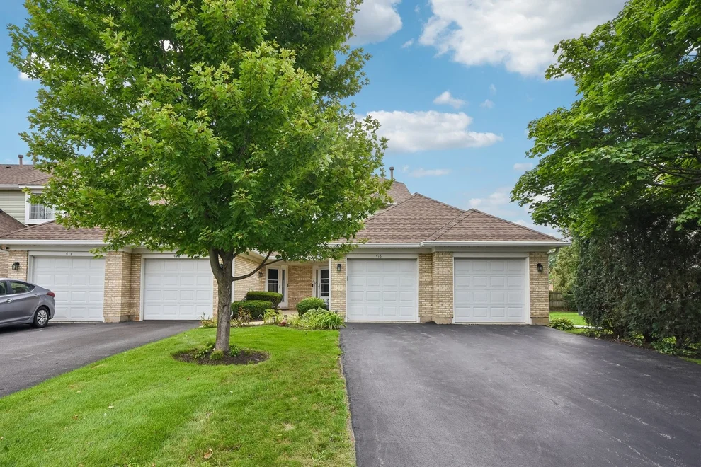 Unit for sale at 418 Lakeview Circle, Bolingbrook, IL 60440