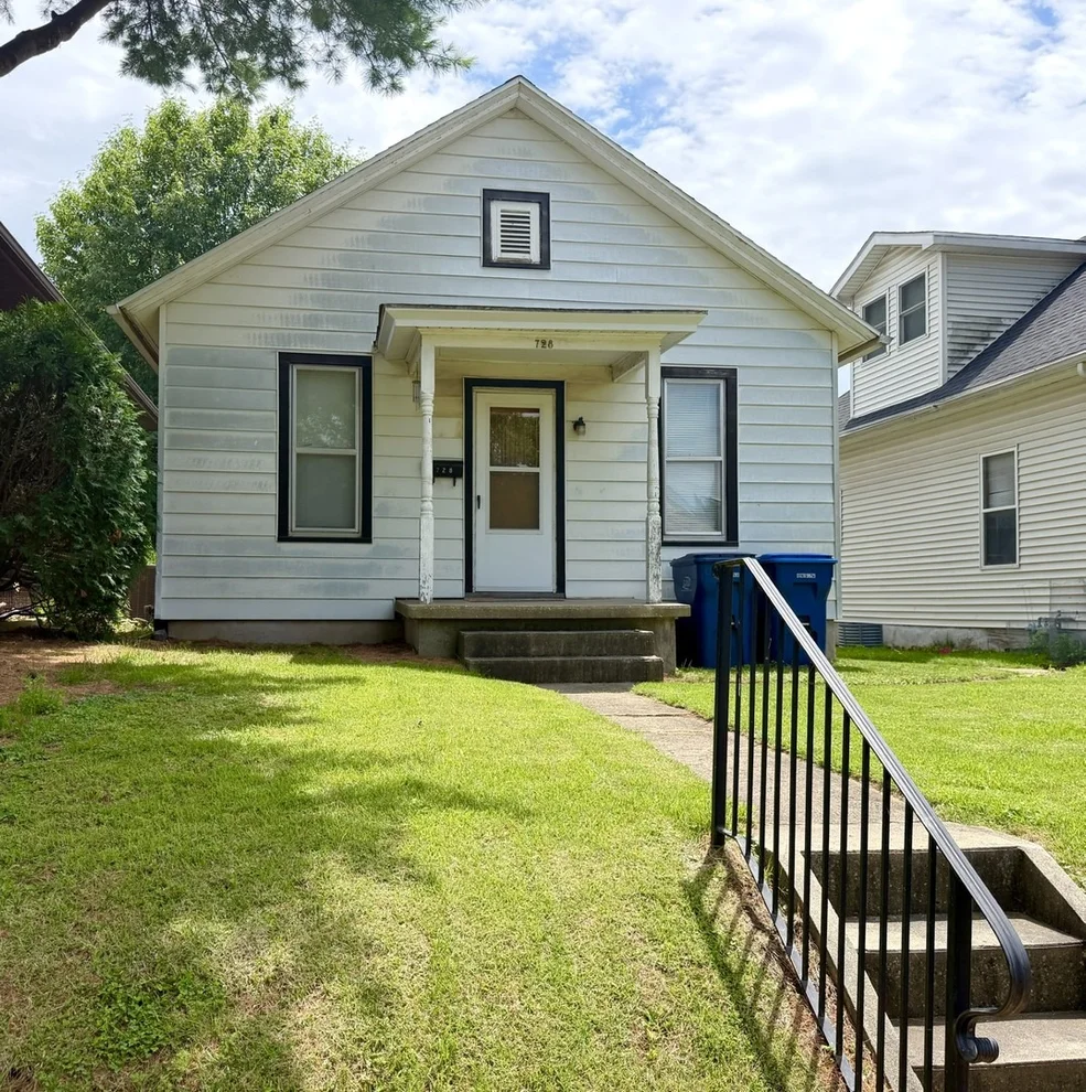 Unit for sale at 728 7th Street, Lasalle, IL 61301