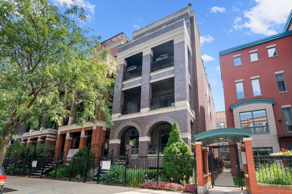 Unit for sale at 1051 W Monroe Street, Chicago, IL 60607