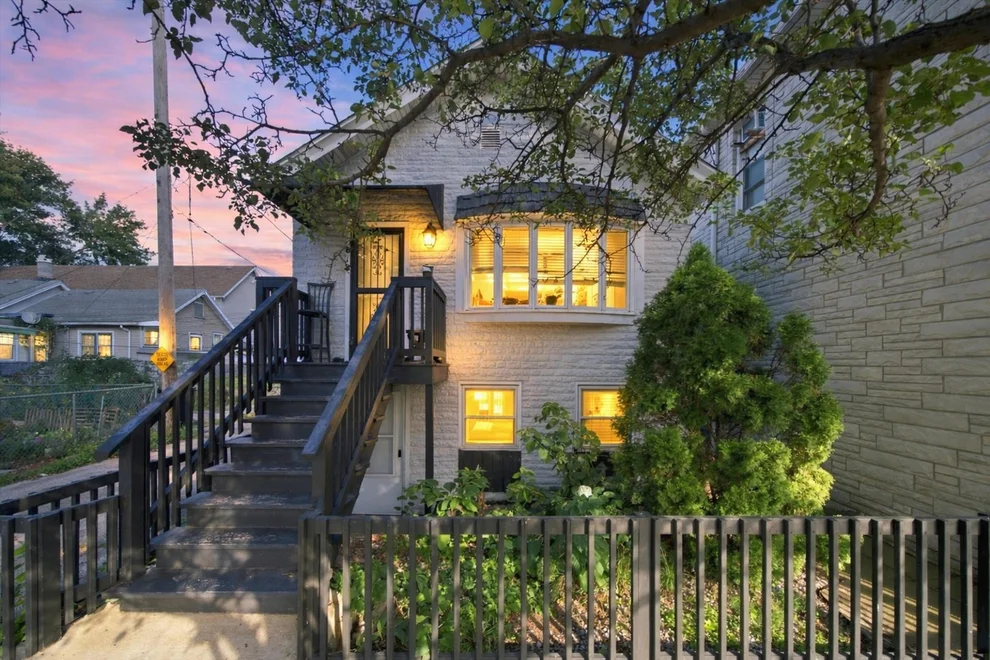 Unit for sale at 2813 S Shields Avenue, Chicago, IL 60616