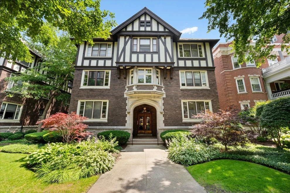 Unit for sale at 1633 Hinman Avenue, Evanston, IL 60201
