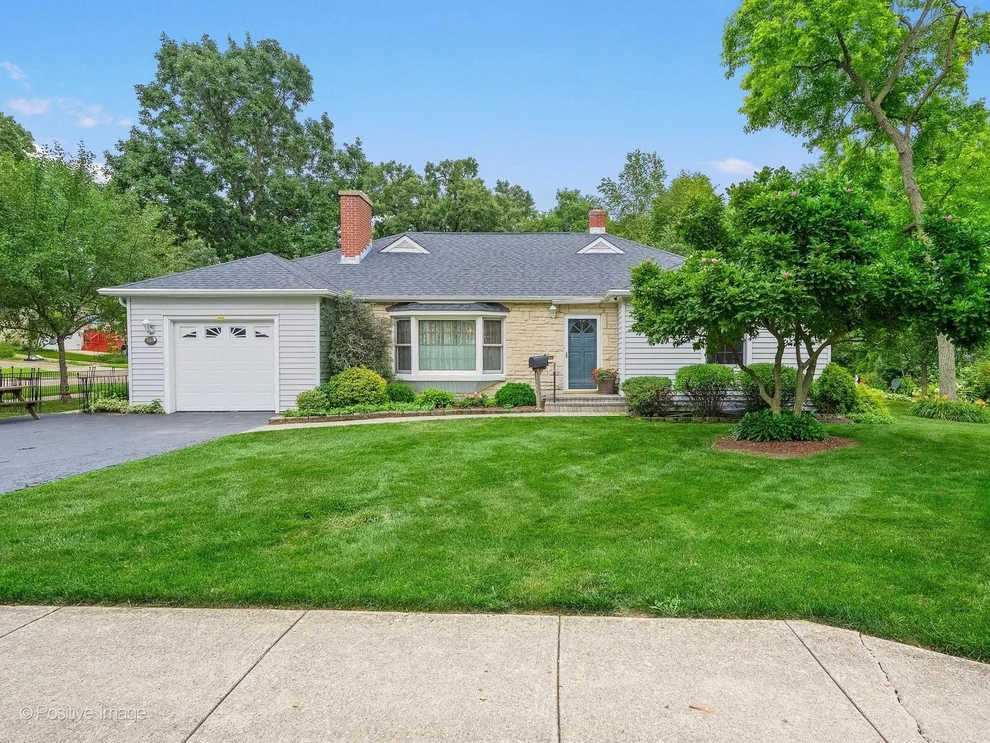 Unit for sale at 449 Arbor Avenue, West Chicago, IL 60185
