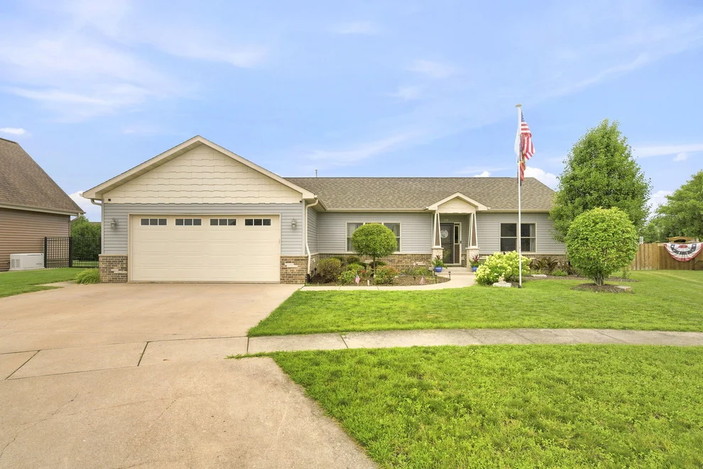 Unit for sale at 710 Pheasant Lane, Coal City, IL 60416