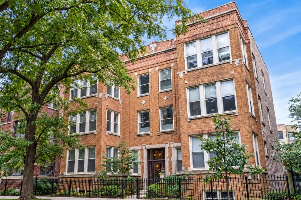 Unit for sale at 907 W Margate Terrace, Chicago, IL 60640