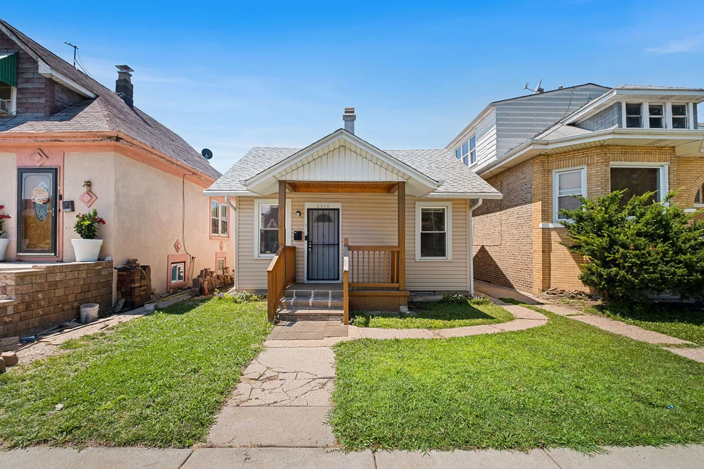 Unit for sale at 2848 N Monitor Avenue, Chicago, IL 60634