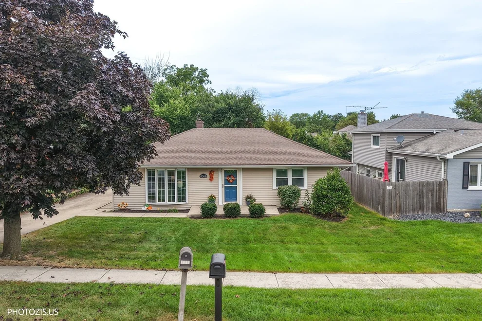 Unit for sale at 1048 Hermes Avenue, Lemont, IL 60439