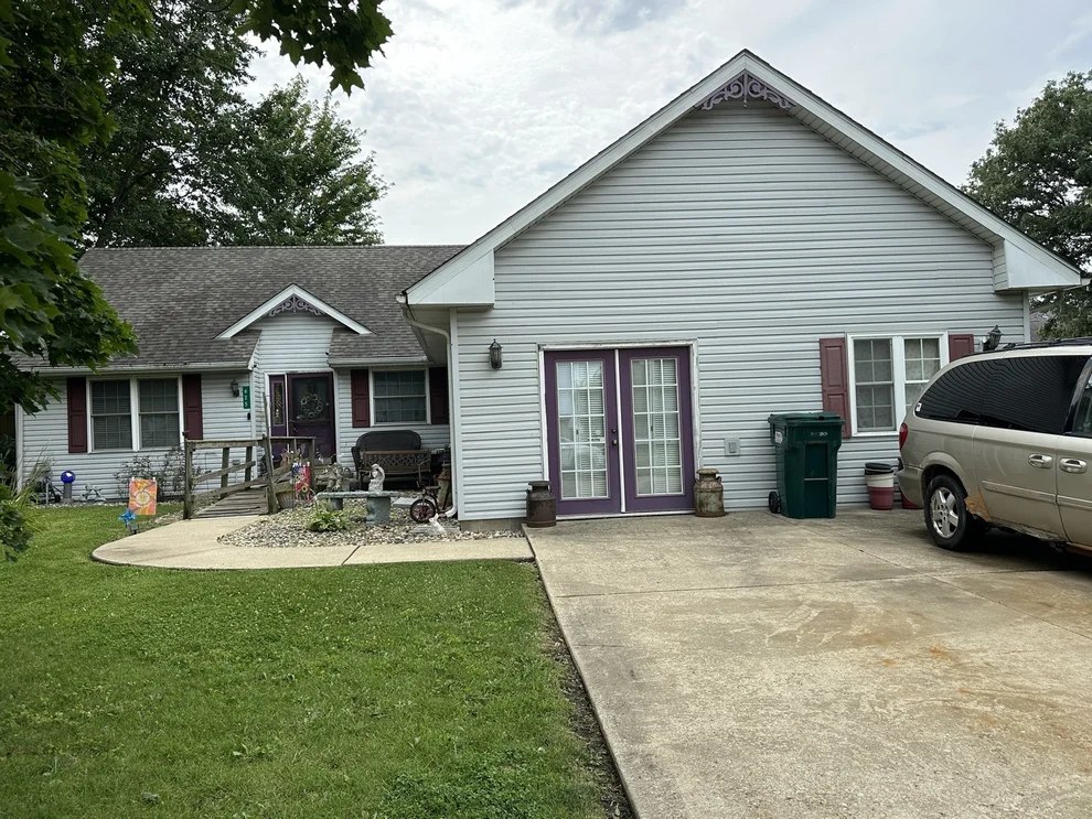 Unit for sale at 625 N Diversatech Drive, Manteno, IL 60950