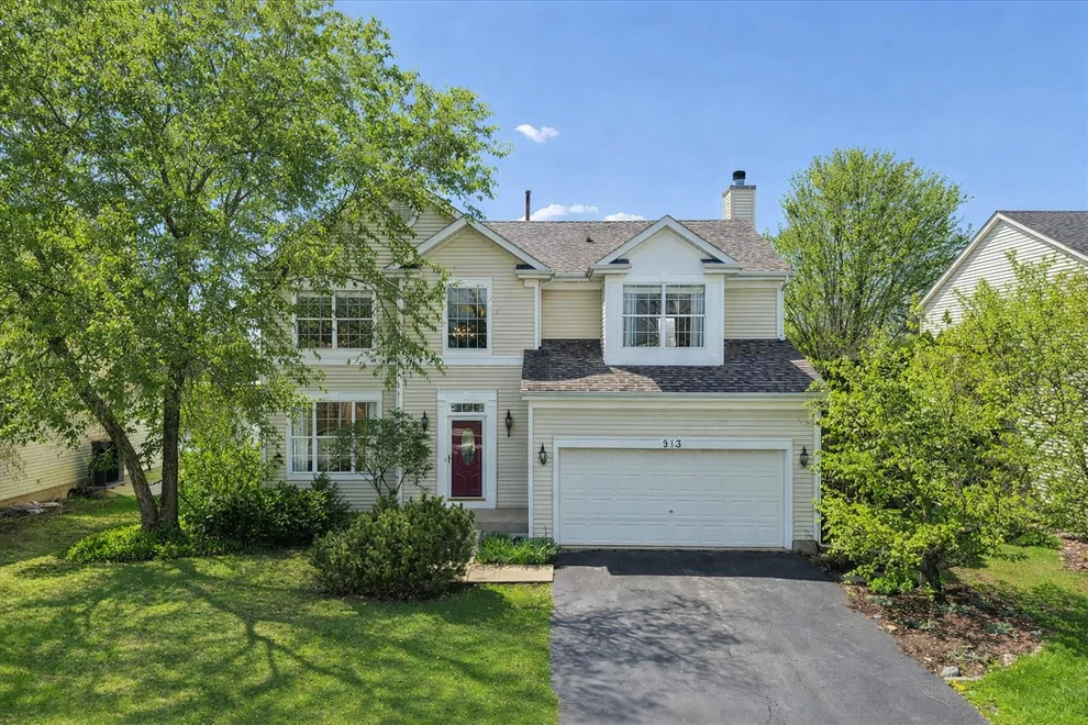 Unit for sale at 913 Meadowridge Drive, Aurora, IL 60504