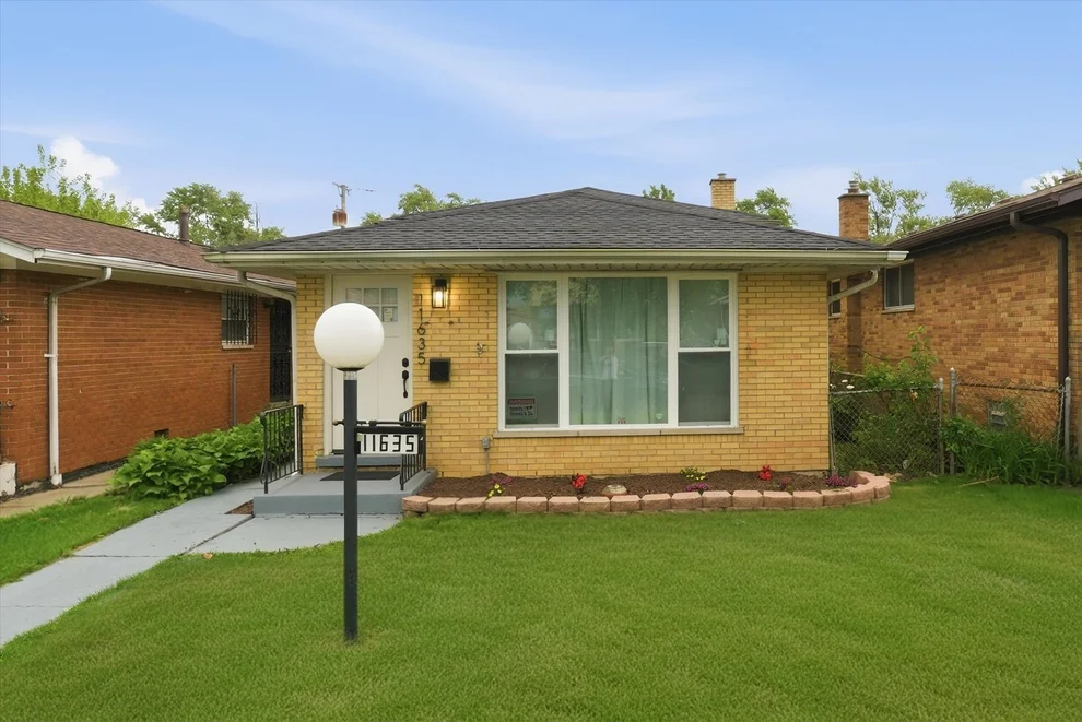 Unit for sale at 11635 S Bishop Street, Chicago, IL 60643