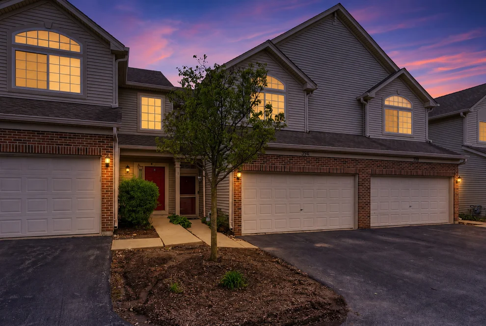Unit for sale at 394 Jamestown Court, Aurora, IL 60504